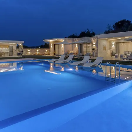 Elira Luxury - With Private Pool
