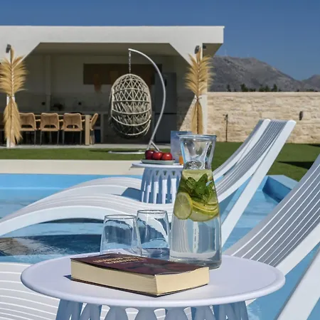 Elira Luxury - With Private Pool Villa Choumeri
