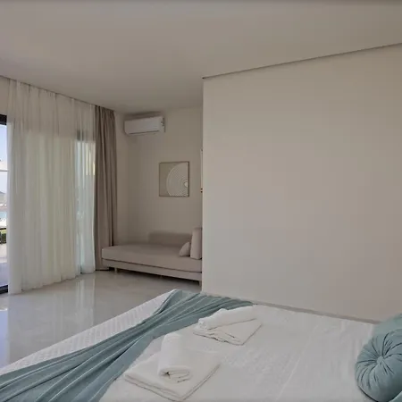 Elira Luxury - With Private Pool *